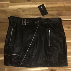Fashion nova mini leather skirt